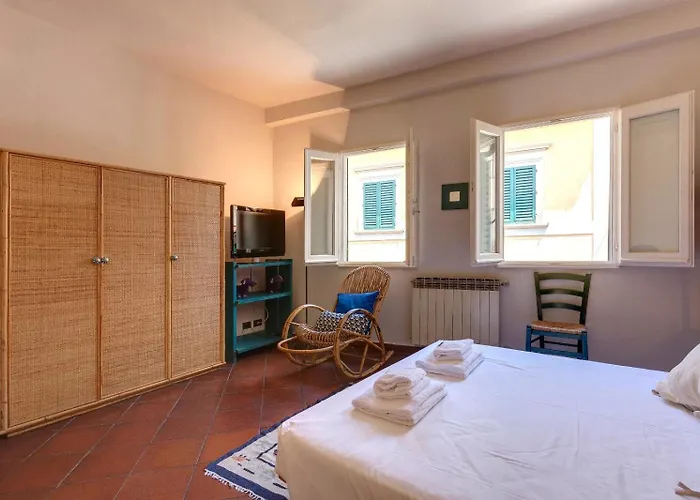 Carmine Comfort * Florence